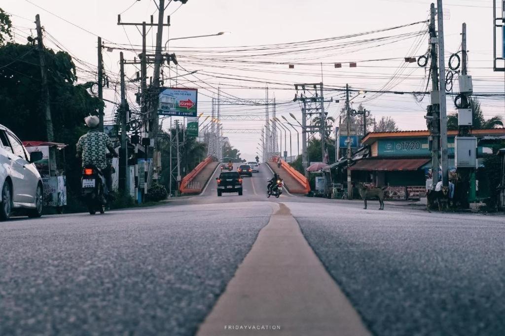 Sleepbox Hostel Suratthani Surat Thani Exteriör bild