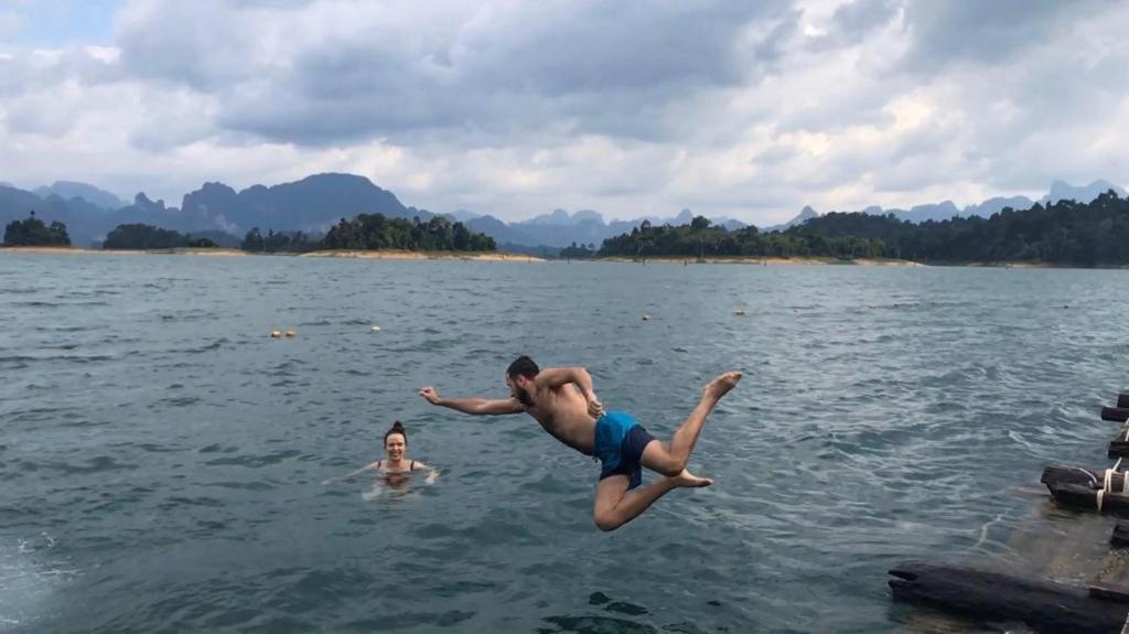 Sleepbox Hostel Suratthani Surat Thani Exteriör bild