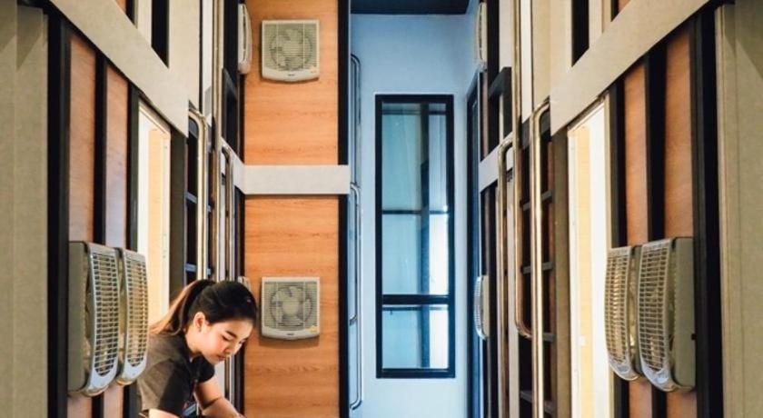 Sleepbox Hostel Suratthani Surat Thani Exteriör bild