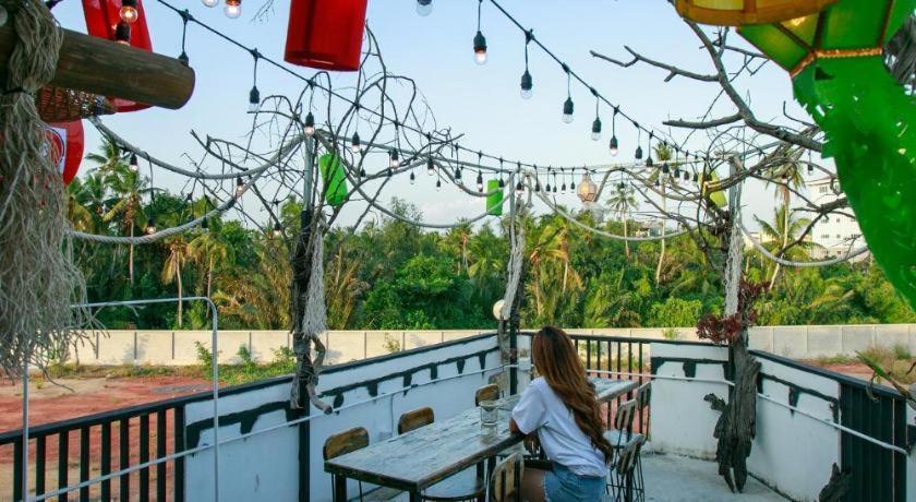 Sleepbox Hostel Suratthani Surat Thani Exteriör bild