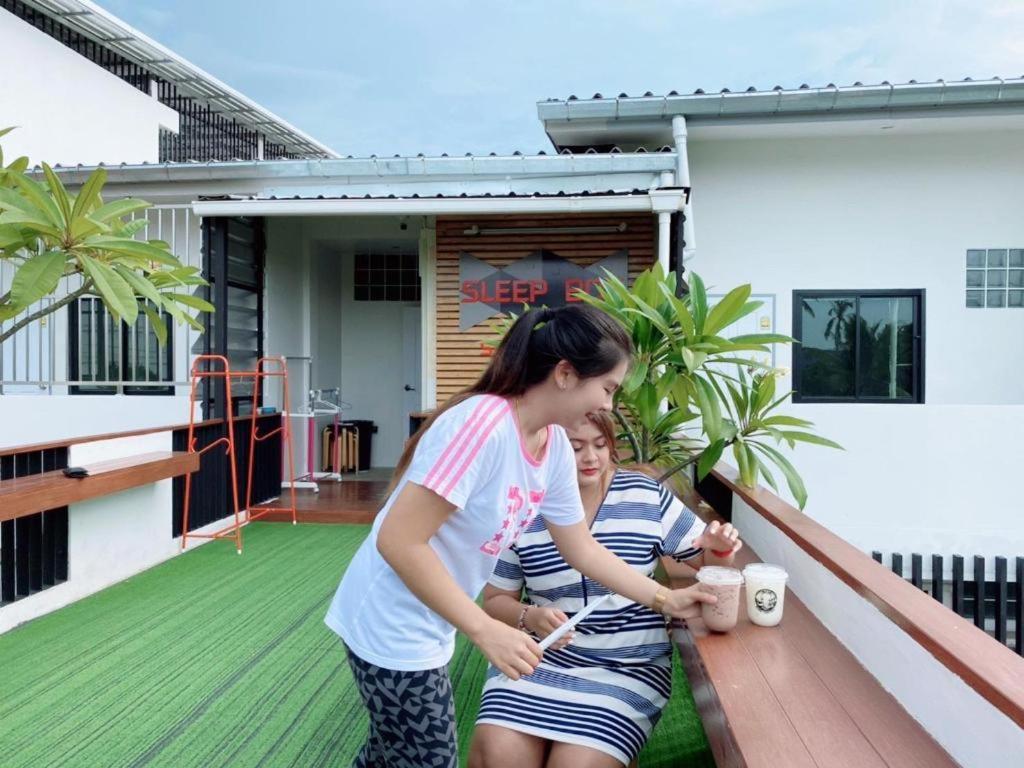 Sleepbox Hostel Suratthani Surat Thani Exteriör bild