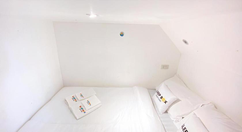 Sleepbox Hostel Suratthani Surat Thani Exteriör bild